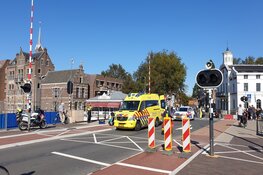 Gevaarlijke situatie op Wilhelminabrug Zaandam: alweer fietsster gewond