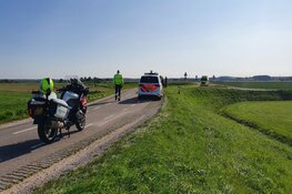 Motorrijder gewond na valpartij van dijk in Assendelft