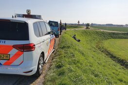 Motorrijder gewond na valpartij van dijk in Assendelft
