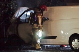 Bestelbus in brand in Zaandam