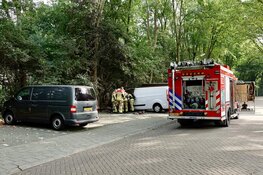 Fles met substantie aangetroffen na brand bedrijfsbus