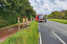 Scooter vliegt in brand tijdens het rijden