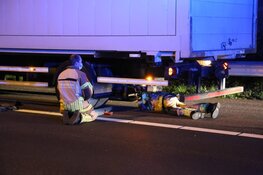 Persoon in kritieke toestand na ongeluk op A8 bij Zaandam, betrokkene rijdt door