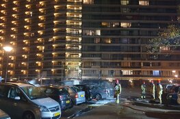 Zes auto&#39;s in brand voor flat in Zaandam