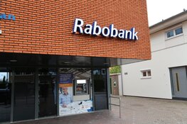 Vernieling raam met vuurwerk