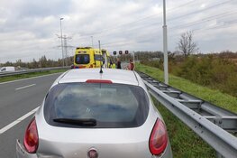 Auto in de slip op Knooppunt Zaandam