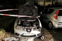 Auto door brand verwoest op Waterschotspad