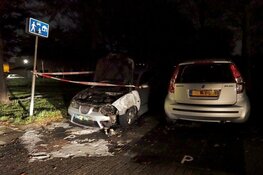 Auto door brand verwoest op Waterschotspad