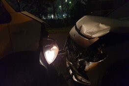 Botsing in Zaandam: 3 auto's beschadigd
