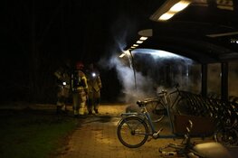 Scooter in brand bij station Zaandam-Kogerveld