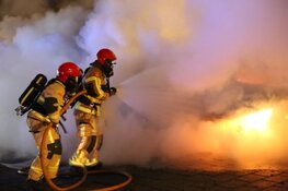 Twee auto&#39;s door brand verwoest in Zaandam