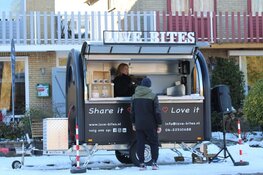 Schaatspret op de Ringvaart in Oostzaan