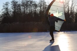 Volop schaatsers in en rondom Het Twiske ondanks waarschuwingen