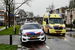 Vader en twee kinderen vallen in sinkhole te Wormerveer
