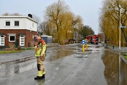 Vader en twee kinderen vallen in sinkhole te Wormerveer