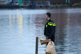 Persoon in kritieke toestand uit De Zaan gehaald