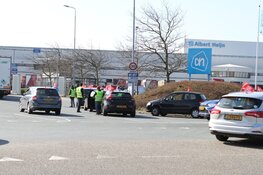 Chauffeurs distributiecentrum demonstreren in Zaandam