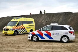 Crossmotorrijder raakt ernstig gewond na val in Westzaan