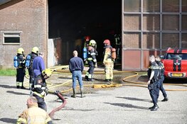 Landbouwvoertuig in brand Assendelft