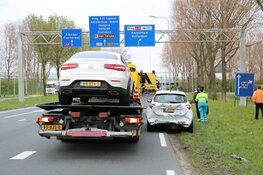 Drie auto&#39;s betrokken geraakt bij botsing in Oostzaan, twee gewonden