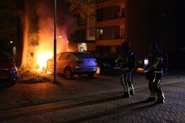 Auto door brand verwoest in Oudemansstraat Zaandam
