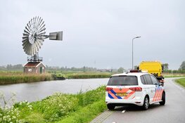 Auto raakt te water in Wijdewormer