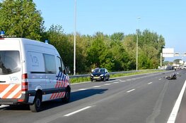Motorrijder gewond na botsing met auto op A8 bij Koog aan de Zaan