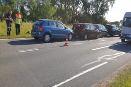 Vier auto's tegen elkaar in Krommenie