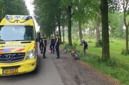 Fietser aangereden in Oostzaan, betrokken bestuurder aangehouden
