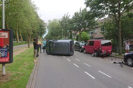 Vier voertuigen beschadigd na botsing in Zaandam