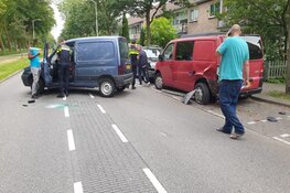 Vier voertuigen beschadigd na botsing in Zaandam