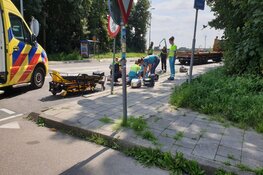 Wielrenner zwaargewond na aanrijding in Assendelft