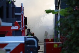 Grote brand bij woning in Zaandam