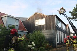 Grote brand bij woning in Zaandam