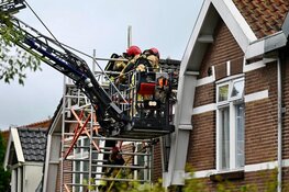 Brand op dak in binnenstad Zaandam