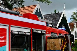Brand op dak in binnenstad Zaandam