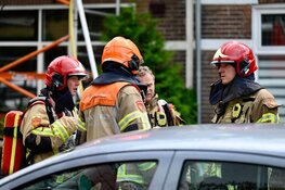 Brand op dak in binnenstad Zaandam