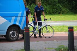 Wielrenner gewond na botsing in Zaandam