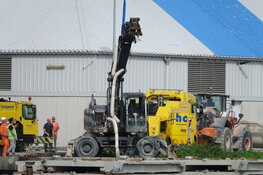 Kraan omgevallen in Achtersluispolder in Zaandam