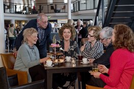 Samen naar het Zaantheater in de Week tegen de Eenzaamheid.