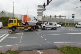 Ongeval met twee bestelbusjes in Oostzaan