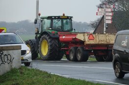 Aanrijding tussen tractor en auto in Assendelft