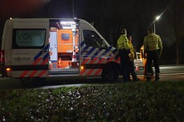Botsing in Oostzaan, vrouw vlucht