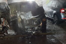 Drie auto's door brand verwoest in Zaandam-Kogerveld