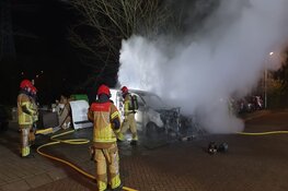 Drie auto's door brand verwoest in Zaandam-Kogerveld