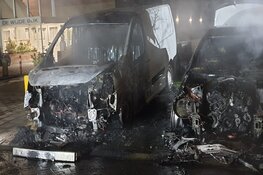 Drie auto's door brand verwoest in Zaandam-Kogerveld