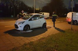 Brandweer weet erger te voorkomen bij autobrand, vermoedelijk brandstichting