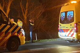 Auto van talud in Wijdewormer