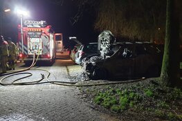 Auto door brand verwoest in Zaandam-Westerwatering