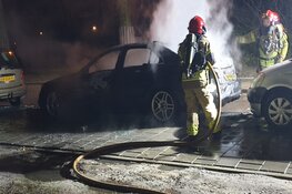 Weer auto in brand in Zaandam